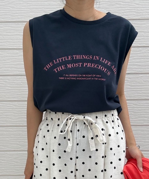 Q(キュー)の「プリントロゴトップス(Tシャツ/カットソー・レディース・オフホワイト/ネイビー・MEDIUM)」の21枚目の写真
