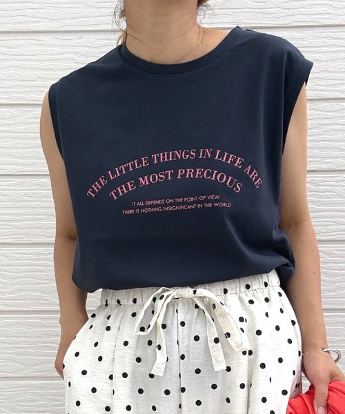 Q(キュー)の「プリントロゴトップス(Tシャツ/カットソー・レディース・オフホワイト/ネイビー・MEDIUM)」の22枚目の写真