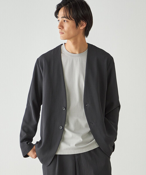 COMME CA ISM(コムサイズム)の「【セットアップ対応】楊柳ポリエステル ノーカラージャケット(ノーカラージャケット・メンズ・チャコール/ブラック・LARGE/MEDIUM/SMALL)」の1枚目の写真
