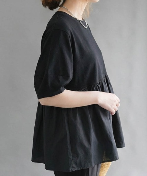 aquagarage(アクアガレージ)の「異素材切り替えペプラムトップス(Tシャツ/カットソー・レディース・ホワイト/ブラック・L/M)」の12枚目の写真