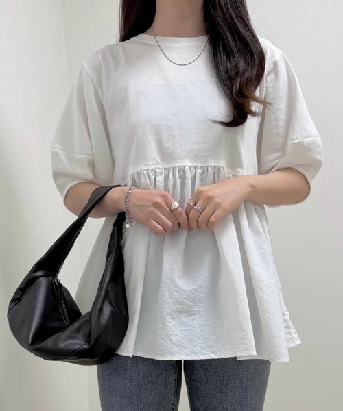 aquagarage(アクアガレージ)の「異素材切り替えペプラムトップス(Tシャツ/カットソー・レディース・ホワイト/ブラック・L/M)」の4枚目の写真