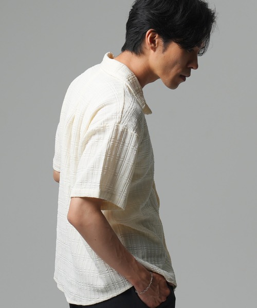 Beno(ビーノ)の「チェックジャガードオープンシャツ(シャツ/ブラウス・メンズ・ホワイト/ブラック・MEDIUM/LARGE/X-LARGE)」の4枚目の写真