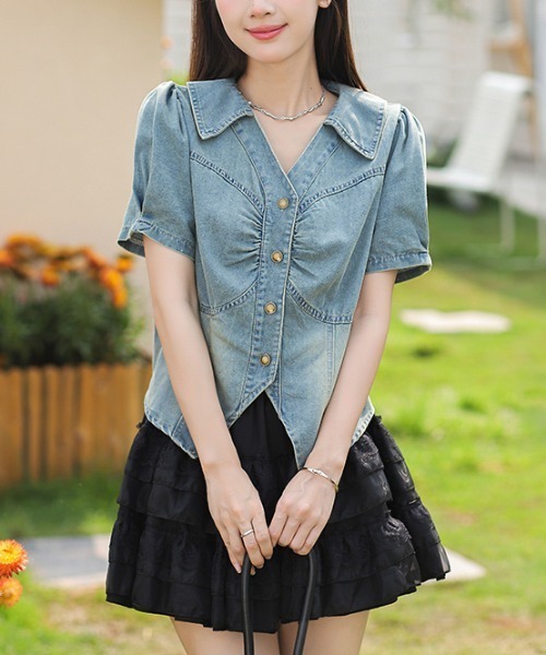 LUCPY(ラクピー)の「ヴィンテージデニムペプラムブラウス(シャツ/ブラウス・レディース・ライトブルー・X-LARGE/LARGE/MEDIUM/SMALL)」の3枚目の写真