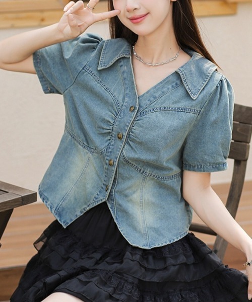 LUCPY(ラクピー)の「ヴィンテージデニムペプラムブラウス(シャツ/ブラウス・レディース・ライトブルー・X-LARGE/LARGE/MEDIUM/SMALL)」の5枚目の写真