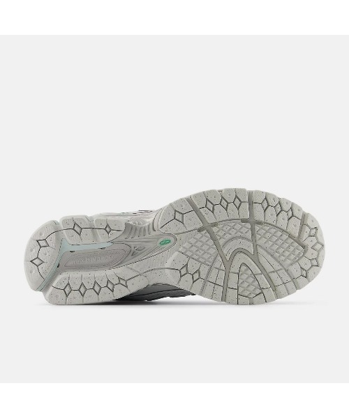 NEW BALANCE(ニューバランス)の「New Balance 1906R(ニューバランス ナインティーンオーシックス アール)(スニーカー・メンズ・ホワイト系・23cm/23.5cm/24cm/24.5cm/25cm/25.5cm/29cm/30cm/26cm/26.5cm/27cm/27.5cm/28cm/28.5cm)」の4枚目の写真