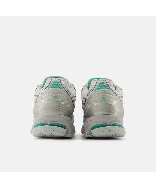 NEW BALANCE(ニューバランス)の「New Balance 1906R(ニューバランス ナインティーンオーシックス アール)(スニーカー・メンズ・ホワイト系・23cm/23.5cm/24cm/24.5cm/25cm/25.5cm/29cm/30cm/26cm/26.5cm/27cm/27.5cm/28cm/28.5cm)」の6枚目の写真