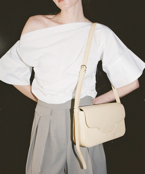 ADAM ET ROPE'(アダムエロペ)の「【PFT】Flap Shoulder Bag(ショルダーバッグ・レディース・ベージュ・FREE)」の18枚目の写真