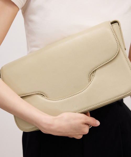 ADAM ET ROPE'(アダムエロペ)の「【PFT】Flap Shoulder Bag(ショルダーバッグ・レディース・ベージュ・FREE)」の16枚目の写真