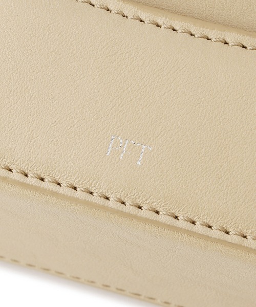 ADAM ET ROPE'(アダムエロペ)の「【PFT】Flap Shoulder Bag(ショルダーバッグ・レディース・ベージュ・FREE)」の3枚目の写真