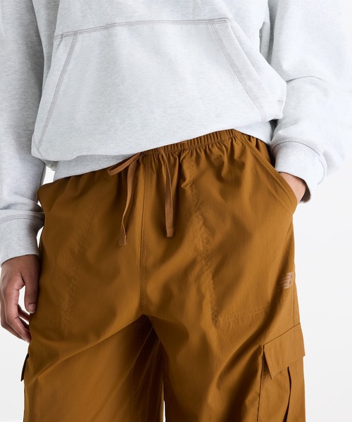 NEW BALANCE(ニューバランス)の「ウーブンカーゴパンツ(カーゴパンツ・レディース・カーキブラウン・SMALL/X-LARGE/LARGE/MEDIUM)」の2枚目の写真