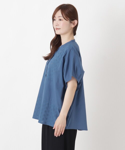 one'sterrace(ワンズテラス)の「刺繍 切替え前開きブラウス(シャツ/ブラウス・レディース・ブルー系その他7/ホワイト系9/グレー系その他7/カーキ系5/ブラック系8・02)」の21枚目の写真