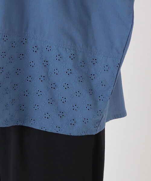 one'sterrace(ワンズテラス)の「刺繍 切替え前開きブラウス(シャツ/ブラウス・レディース・ブルー系その他7/ホワイト系9/グレー系その他7/カーキ系5/ブラック系8・02)」の17枚目の写真
