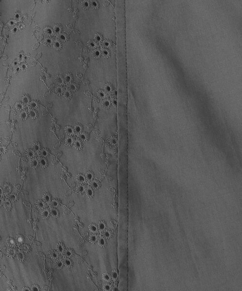 one'sterrace(ワンズテラス)の「刺繍 切替え前開きブラウス(シャツ/ブラウス・レディース・ブルー系その他7/ホワイト系9/グレー系その他7/カーキ系5/ブラック系8・02)」の13枚目の写真
