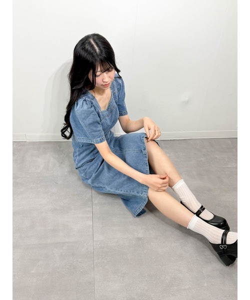 marcydorn（マーシードルン）の「スクエアネック デニムワンピース ロング丈 パフスリーブ フレンチカジュアル（ワンピース・レディース・ブルー・S/M）」の15枚目の写真