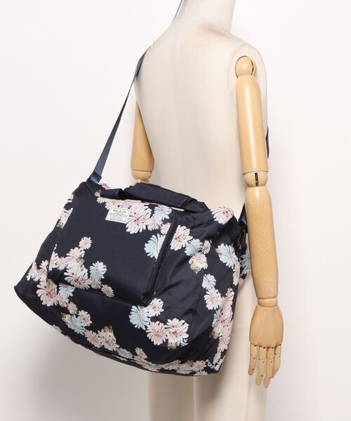 PAUL & JOE ACCESSOIRES(ポールアンドジョーアクセソワ)の「PAUL & JOE ACCESSOIRES (ポール&ジョーアクセソワ)2WAY折りたたみボストンバッグ PJA-B1441 TRAVEL BOSTON(ボストンバッグ・レディース・ピンク/ベージュ/ネイビー・FREE)」の8枚目の写真