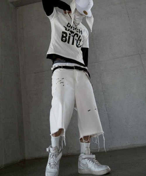 ROARINGRAD(ロアリングラド)の「【roaringrad】Crystal Stud T-Shirt / 【ロアリングラド】クリスタルスタッズグラフィックTシャツ(Tシャツ/カットソー・メンズ・ブラック/ホワイト・M/L)」の6枚目の写真