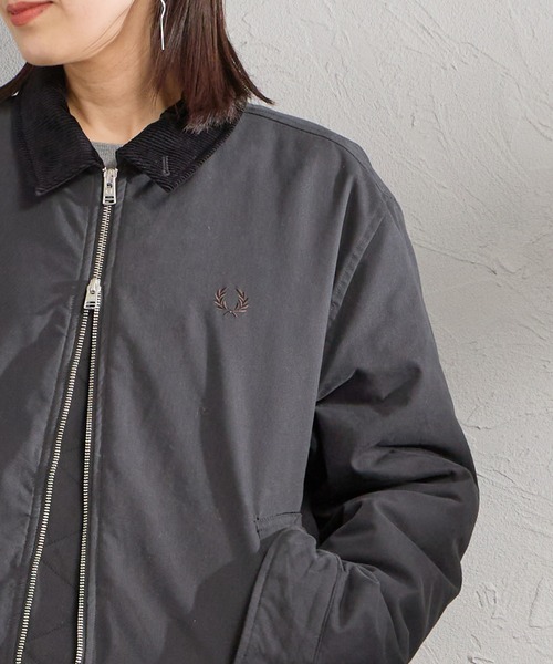 FRED PERRY（フレッドペリー）の「[FRED PERRY/フレッドペリー] ワンポイントロゴ刺繍 コットン カバンジャケット（ブルゾン・レディース・ダークグリーン/ブラック・L/M）」の13枚目の写真
