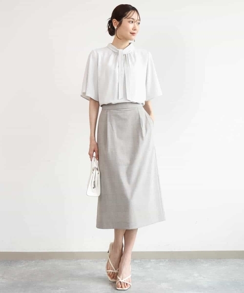 MK MICHEL KLEIN（エムケーミッシェルクラン）の「[洗える]レースボウタイ付きスタンドネックブラウス（シャツ/ブラウス・レディース・ライトグレー/ライトブルー・38）」の5枚目の写真
