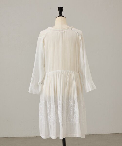 BEARDSLEY(ビアズリー)の「《INJIRI》チュニックブラウス(シャツ/ブラウス・レディース・ホワイト・MEDIUM)」の5枚目の写真