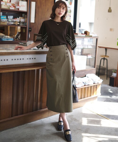 23区 L(ニジュウサンクオオキイサイズ)の「ストレッチギャバ チノ マリン風スカート(スカート・レディース・オリーブ系/ベージュ系・44/46/48/50)」の10枚目の写真