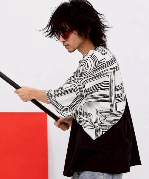 KAMINARI_TOKIO(カミナリトキオ)の「アシメ切替総柄ドルマンプルオーバー(Tシャツ/カットソー・レディース・ホワイト/ブラック/ブラウン・FREE)」の7枚目の写真
