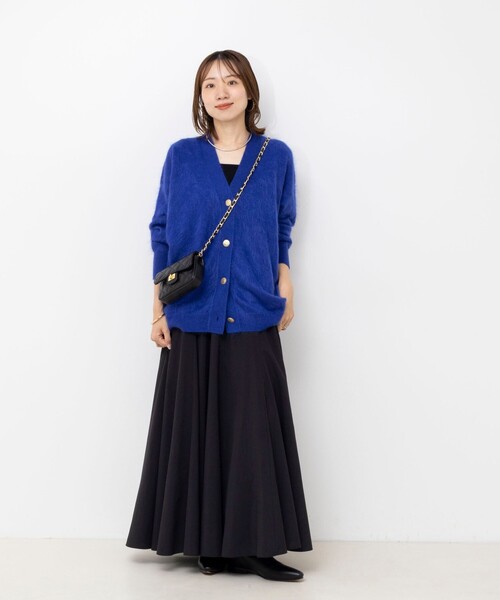 Laraaji（ララージ）の「カシミヤファー加工Vネックカーディガン（カーディガン/ボレロ・レディース・グレー/ロイヤルブルー・38）」の12枚目の写真