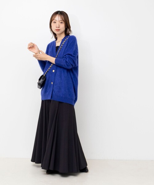 Laraaji（ララージ）の「カシミヤファー加工Vネックカーディガン（カーディガン/ボレロ・レディース・グレー/ロイヤルブルー・38）」の15枚目の写真
