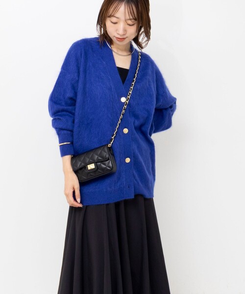 Laraaji（ララージ）の「カシミヤファー加工Vネックカーディガン（カーディガン/ボレロ・レディース・グレー/ロイヤルブルー・38）」の4枚目の写真