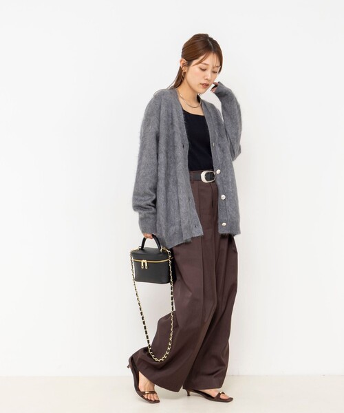 Laraaji（ララージ）の「カシミヤファー加工Vネックカーディガン（カーディガン/ボレロ・レディース・グレー/ロイヤルブルー・38）」の8枚目の写真