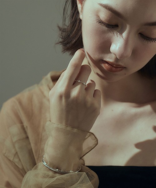 Jolie Toujours(ジョリトゥジュール)の「【金属アレルギー軽減】〈SV925〉プチ淡水パールチェーンリング(リング・レディース・シルバー・FREE)」の3枚目の写真