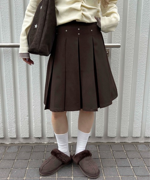WC(ダブル シー)の「スタッズデザインミドルスカート(スカート・レディース・ブラウン/ブラック・FREE)」の1枚目の写真