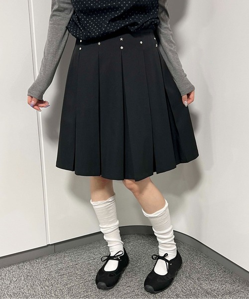 WC(ダブル シー)の「スタッズデザインミドルスカート(スカート・レディース・ブラウン/ブラック・FREE)」の3枚目の写真
