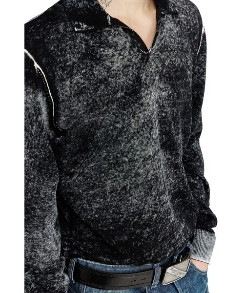 DIESEL(ディーゼル)の「メンズ 長袖ポロニット K-LAWRENCE(ニット/セーター・メンズ・ブラック/ベージュ系その他・X-LARGE/SMALL/LARGE/MEDIUM/X-SMALL)」の4枚目の写真
