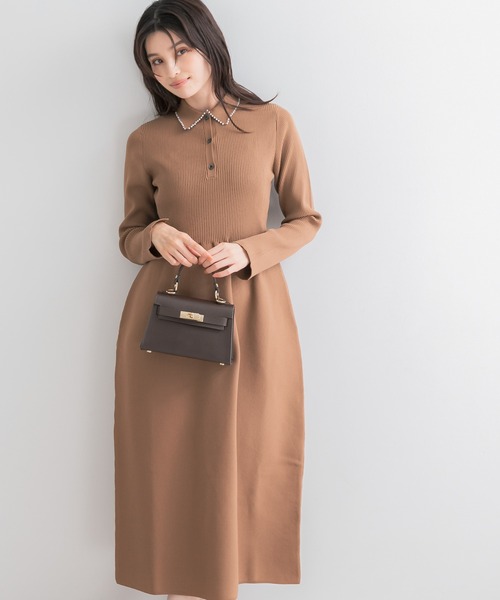 URBAN RESEARCH ROSSO WOMEN(アーバンリサーチ ロッソ)の「『一部WEB限定カラー』パールトリムフォルムニットワンピース(ワンピース・レディース・ブラック/ベージュ/ネイビー・36/38)」の21枚目の写真