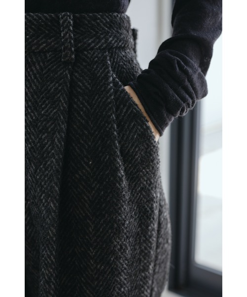 STYLEMIXER（スタイルミキサー）の「ヘリンボーンタックパンツ（その他パンツ・レディース・ブラウン系その他/ブラック・MEDIUM/SMALL）」の17枚目の写真