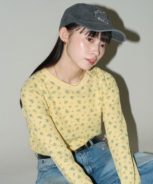 JEMORGAN(ジェーイーモーガン)の「JEMORGAN/ジェーイーモーガン ワッフル オーバーダイ 花柄 ロンT 限定展開(Tシャツ/カットソー・レディース・グレー/イエロー/ブルー・フリ-)」の4枚目の写真