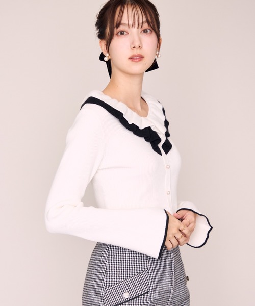 MISCH MASCH(ミッシュマッシュ)の「2026秋冬新作 配色フリルカラーニット(ニット/セーター・レディース・ホワイト/ブラック/パープル/イエロー・フリ-)」の19枚目の写真