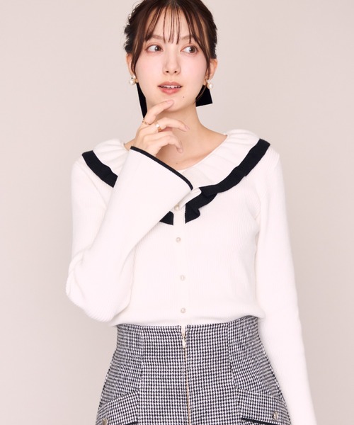 MISCH MASCH(ミッシュマッシュ)の「2026秋冬新作 配色フリルカラーニット(ニット/セーター・レディース・ホワイト/ブラック/パープル/イエロー・フリ-)」の18枚目の写真