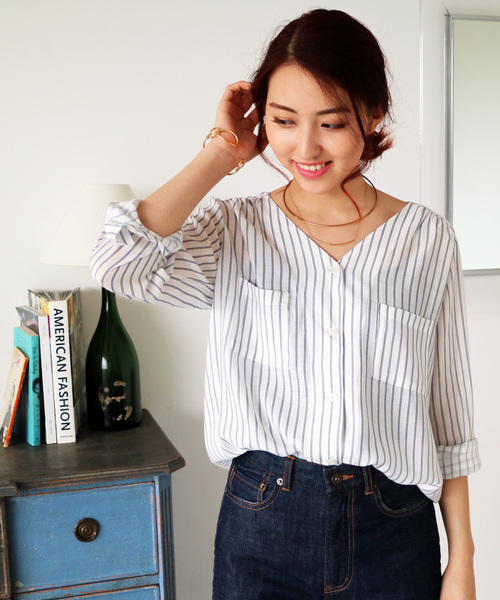 N.（N. Natural Beauty Basic）（エヌエヌナチュラルビューティーベーシック）の「ビエラブラウス Vネック（シャツ/ブラウス・レディース・ホワイト/ホワイト系その他/ピンク/ブラック/カーキ・MEDIUM）」の2枚目の写真