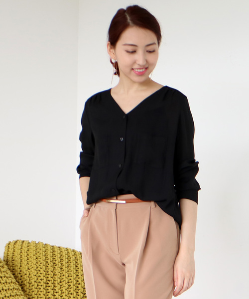 N.（N. Natural Beauty Basic）（エヌエヌナチュラルビューティーベーシック）の「ビエラブラウス Vネック（シャツ/ブラウス・レディース・ホワイト/ホワイト系その他/ピンク/ブラック/カーキ・MEDIUM）」の3枚目の写真