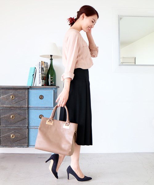 N.（N. Natural Beauty Basic）（エヌエヌナチュラルビューティーベーシック）の「ビエラブラウス Vネック（シャツ/ブラウス・レディース・ホワイト/ホワイト系その他/ピンク/ブラック/カーキ・MEDIUM）」の22枚目の写真