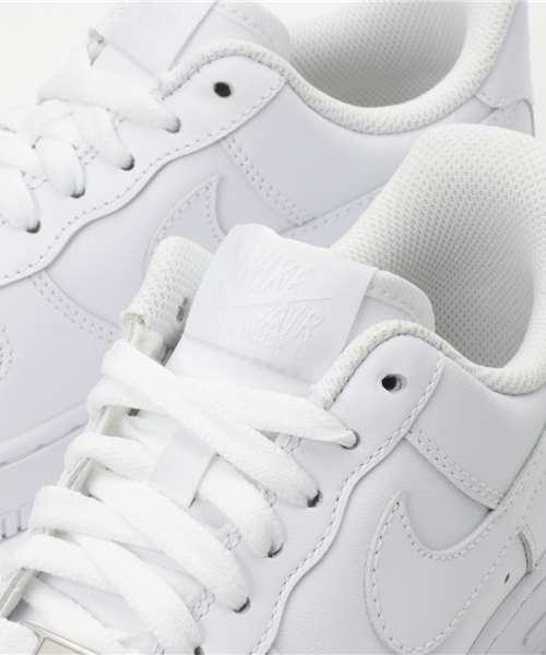 NIKE（ナイキ）の「NIKE ウィメンズ エアフォース 1 07（スニーカー・レディース・ホワイト・23/24/24.5）」の7枚目の写真