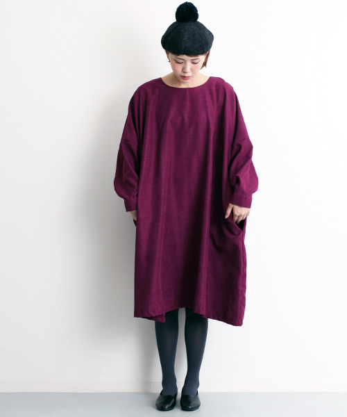 MERLOT（メルロー）の「ビッグシルエットワンピース4795（ワンピース・レディース・グレー/ブラック/グリーン/パープル/レッド/モカ・FREE）」の6枚目の写真