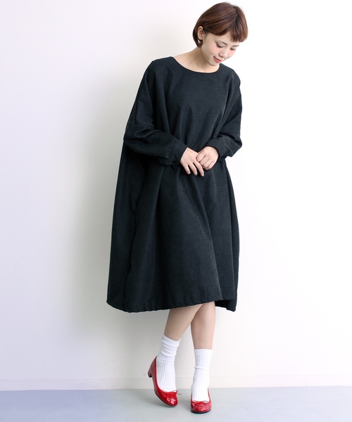 MERLOT（メルロー）の「ビッグシルエットワンピース4795（ワンピース・レディース・グレー/ブラック/グリーン/パープル/レッド/モカ・FREE）」の2枚目の写真