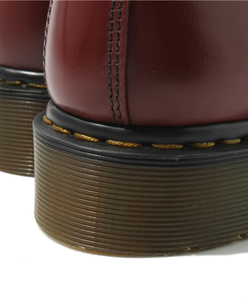 BEAMS（ビームス）の「Dr.Martens / ブロークン8HOLE（ドレスシューズ・メンズ・ブラック/ワイン・7/8/9/10）」の8枚目の写真