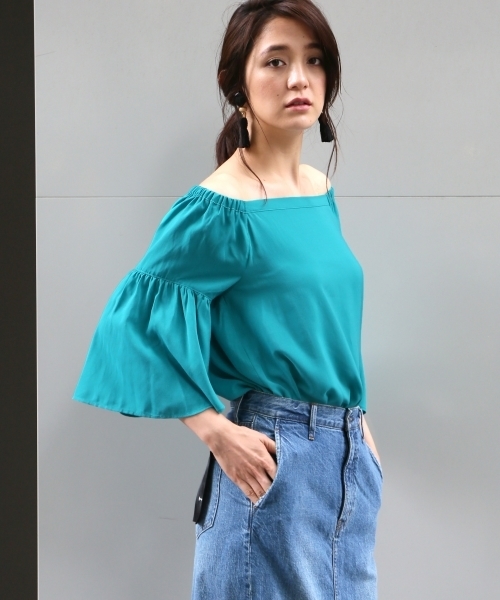 A part by（アパートバイ）の「TRオフショルフレアブラウス6S　762764 （シャツ/ブラウス・レディース・ターコイズブルー/ホワイト/ホワイト×ブラック/ブラック・LARGE/MEDIUM）」の19枚目の写真