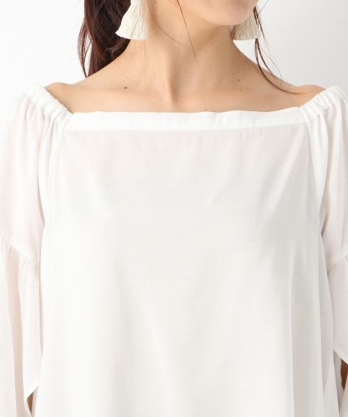 A part by（アパートバイ）の「TRオフショルフレアブラウス6S　762764 （シャツ/ブラウス・レディース・ターコイズブルー/ホワイト/ホワイト×ブラック/ブラック・LARGE/MEDIUM）」の11枚目の写真