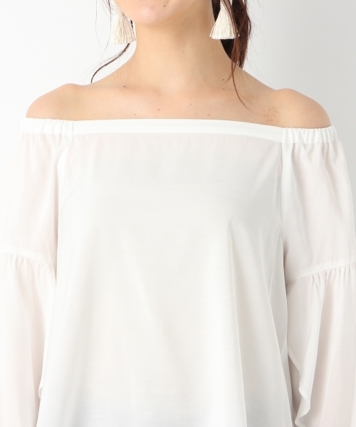 A part by（アパートバイ）の「TRオフショルフレアブラウス6S　762764 （シャツ/ブラウス・レディース・ターコイズブルー/ホワイト/ホワイト×ブラック/ブラック・LARGE/MEDIUM）」の12枚目の写真