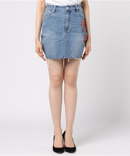 RES DENIM（レスデニム）の「RES DENIM/レスデニム インディゴ ストレッチ スキニー デニムスカート 刺繍 刺繍スカート（デニムスカート・レディース・ライトインディゴブルー・26inch）」の2枚目の写真