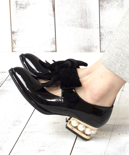 Jeffrey Campbell（ジェフリーキャンベル）の「デザインヒールベルベットリボンシューズ（パンプス・レディース・ワインレッド/ブラック/ネイビー/ベージュ・38/37/36/39/35）」の11枚目の写真